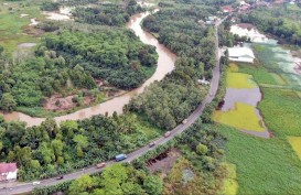 Bergoyang 9 Jam 'Menikmati' Jalan Nasional Palembang-Terbanggi Besar
