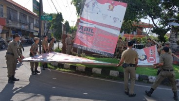 Baliho Kemenangan Prabowo-Sandi di Tanjungpinang Diturunkan