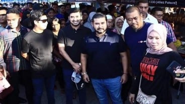 Perdana Menteri Mahathir: Putra Mahkota Johor Pangeran Ismail Anak Kecil dan Bodoh