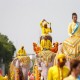 Atraksi Gajah Putih Ramaikan Pawai Penghormatan Raja Baru Thailand