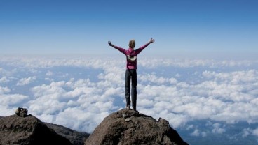 Dongkrak Jumlah Wisatawan, Tanzania Bangun Kereta Gantung di Kilimanjaro