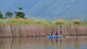 Adaro Bangun Jaringan Air Bersih di Danau Tempenek