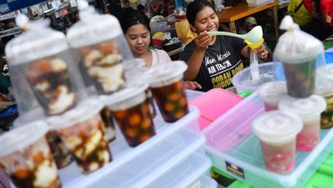 Pedagang Takjil di Bandar Lampung Laris Manis