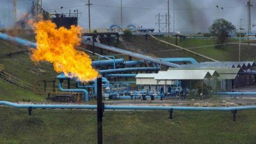 Suplai AS Tak Terduga Turun, Harga Minyak Memanas