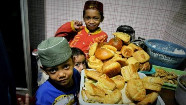 Garda Pangan Berburu Makanan Sisa Layak Konsumsi