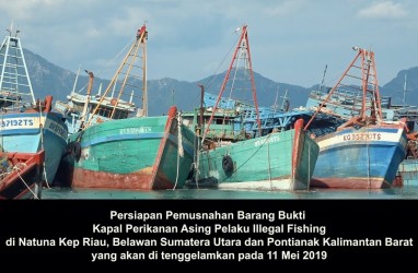 Menteri Susi Kembali Tenggelamkan 13 Kapal Maling Ikan