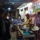 Setiap Hari, Pengusaha Tekstil di Purwokerto Bagi-bagi Makanan Sahur Gratis