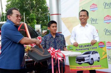 Rutin Pakai BBM Non Subsidi, Warga Banjarmasin Raih Mobil dari Pertamina