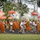 Waisak 19 Mei: Ratusan Biksu Lakukan Pindapata di Candi Mendut