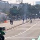 AKSI 22 MEI: Polisi Kepung Demonstran di Flyover Jatibaru