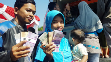 Penarikan Uang Tunai Jelang Lebaran Melambat