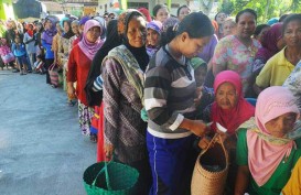 Pemprov Sumut Salurkan 2.000 Paket Sembako Murah