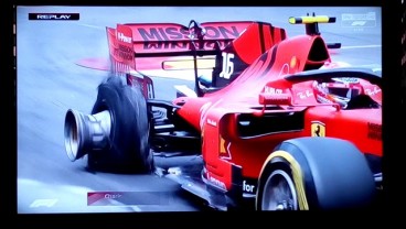 F1: Duel Sengit Hamilton vs Verstappen Berujung Podium 1 dan Penalti. Ini Videonya