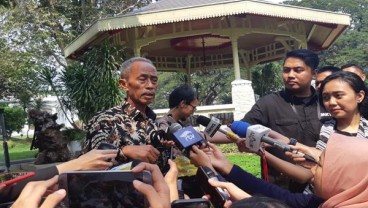 Jokowi Beri 3 Pakaian untuk Pemilik Warung Korban Penjarahan Aksi 22 Mei