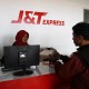 J&T Express Sewa Pesawat Kargo Sendiri Cegah Penumpukan Barang