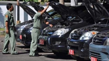 18 Anggota Satpol PP Jaga Ratusan Mobil Dinas