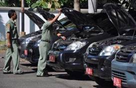 18 Anggota Satpol PP Jaga Ratusan Mobil Dinas