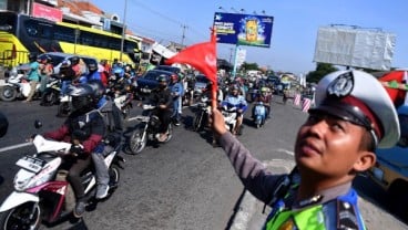 JELAJAH LEBARAN JAWA–BALI 2019 : Pemudik Bersepeda Motor Makin Ramai pada Malam Hari