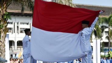 Insiden Merah Putih Jatuh di Gedung Sate Akibat Pengait Patah