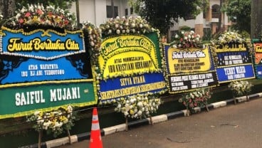 Puri Cikeas Bogor Dipadati Karangan Bunga Belasungkawa untuk Ani Yudhoyono