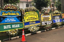 Puri Cikeas Bogor Dipadati Karangan Bunga Belasungkawa untuk Ani Yudhoyono