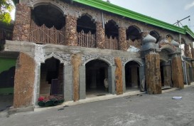 JELAJAH LEBARAN JAWA-BALI 2019: Salat di Masjid Batu Akik Ngawi, Rasakan Spirit Walisongo