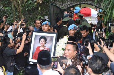 Sebelum Dikuburkan di TMP Kalibata, Jenazah Ani Yudhoyono Ditempatkan di Pendopo Cikeas