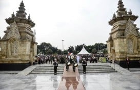 Jokowi Jadi Inspektur Upacara Pemakaman Ani Yudhoyono di TMP Kalibata