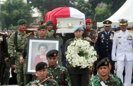 Rano Karno Kenang Ani Yudhoyono : Selalu Hangat, Tak Pernah Menyebut Dirinya Tokoh Penting