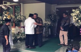 Prabowo Subianto Melayat ke Puri Cikeas Bogor
