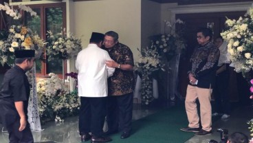 Prabowo Subianto Melayat ke Puri Cikeas Bogor