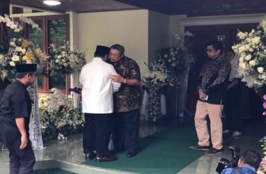 Prabowo Subianto Melayat ke Puri Cikeas Bogor