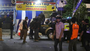 Densus 88 Geledah Rumah Pelaku Bom Bunuh Diri Sukoharjo
