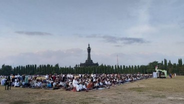 JELAJAH JAWA-BALI 2019: Warga Pulau Jawa Padati Salad Id di Lapangan Renon