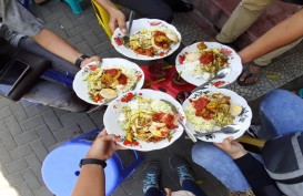 JELAJAH JAWA-BALI 2019: Antre demi Kuliner Legendaris Nasi Men Weti   