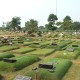 Berkah Lebaran bagi Pedagang Bunga Tabur di Pemakaman Umum