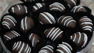 Manisnya Bisnis Kurma Cokelat di Hari Raya