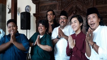 Silaturahmi Lebaran, Pemain Si Doel 2 Kumpul di Rumah Rano Karno