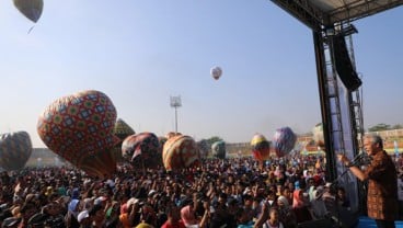 Parade 105 Balon Udara Meriahkan Langit Pekalongan