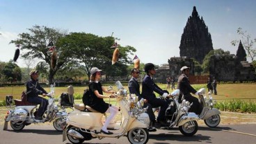 Ribuan Pengendara Vespa Reuni di Hungaria