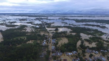 Arus Lalu Lintas Jalan Trans Sulawesi Belum Pulih