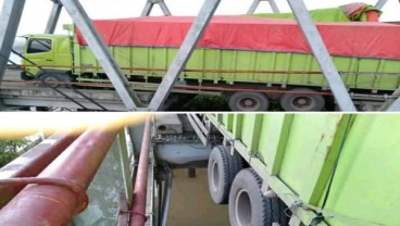 Jembatan Penghubung Jalintim Putus Total, Lalu Lintas Dialihkan ke Tol Kayu Agung