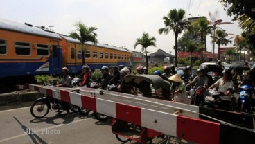 Viral Perilaku Masyarakat Dekat Palang Kereta Api, Kemenhub Buka Suara