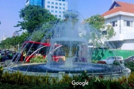 Proyek Alun-Alun Surabaya : Sebagian Jalan Yos Sudarso…
