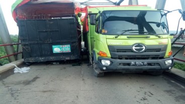 Jembatan Lintas Timur Sumatra Ambrol, Pengusaha Otobus Kritik PUPR