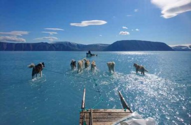Suhu Meningkat, Lapisan Es di Greenland Mencair Tidak Lazim