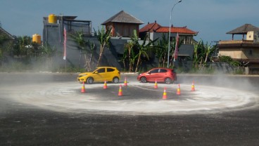 Malam Minggu, Honda Gelar Lomba Slalom Brio di GBK