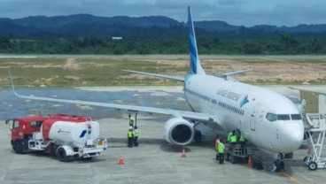 Indef : Penurunan Harga Avtur Hanya Solusi Sesaat untuk Masalah Tiket Pesawat Mahal