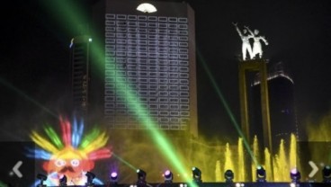 Turis Asing Ikut Rayakan HUT Jakarta