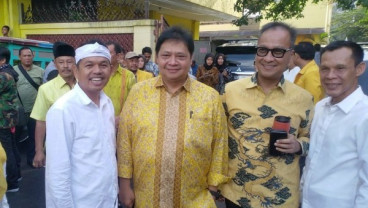 Dedi Mulyadi Dampingi Airlangga Raih Doktor Honoris Causa Dari Korea